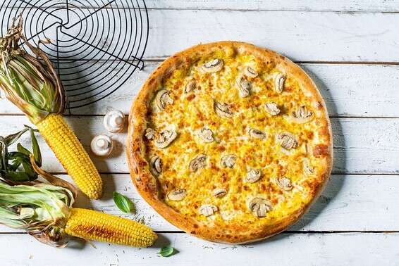 פיצה פולנטה של פיצה האט // צילום: אסף קרלה